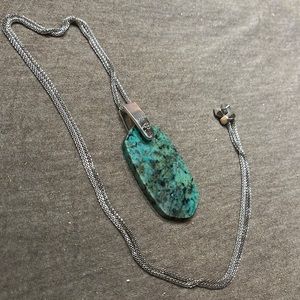 KENDRA SCOTT INEZ LONG PENDANT NECKLACE IN AFRICAN TURQUOISE